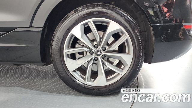 Audi e-tron 2023 — photo 7