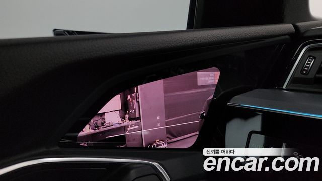 Audi e-tron 2023 — photo 30