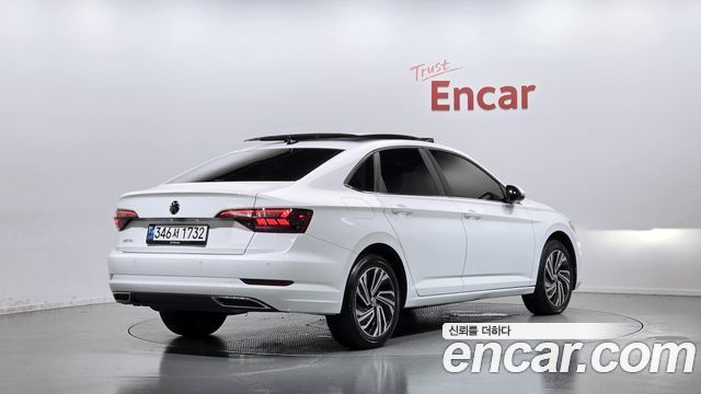 Volkswagen Jetta 2021 — photo 2
