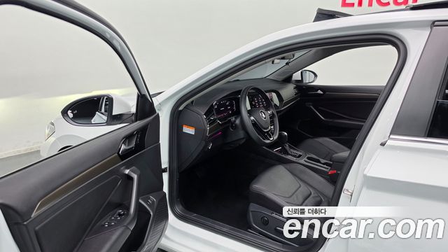 Volkswagen Jetta 2021 — photo 13