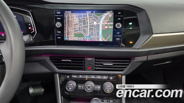 Volkswagen Jetta 2021 — photo 18