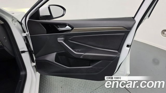 Volkswagen Jetta 2021 — photo 22