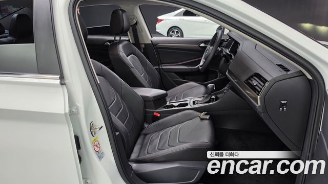 Volkswagen Jetta 2021 — photo 16