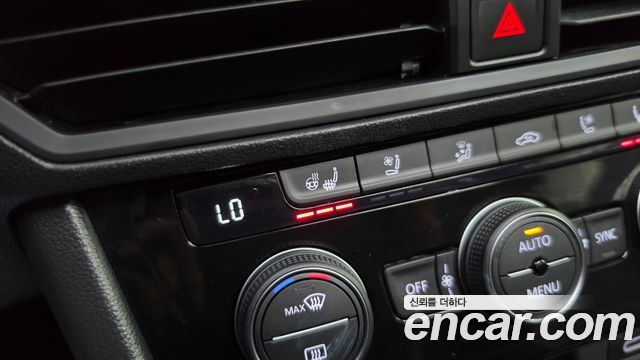 Volkswagen Jetta 2021 — photo 30