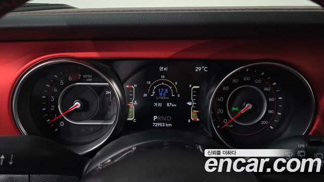 Jeep Wrangler 2020 — photo 11