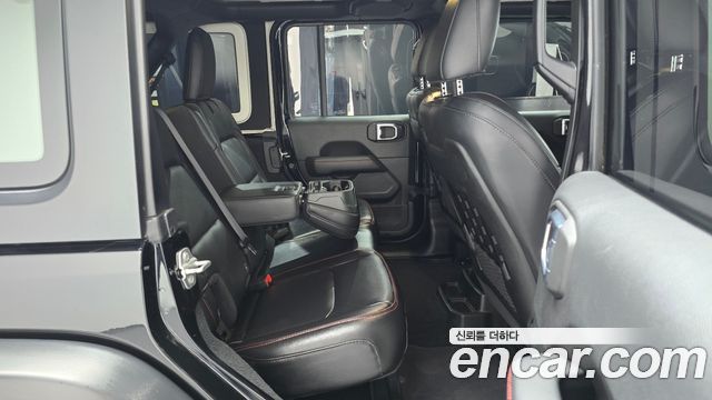 Jeep Wrangler 2020 — photo 17