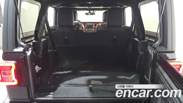 Jeep Wrangler 2020 — photo 26