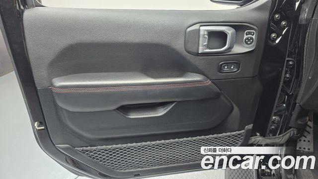 Jeep Wrangler 2020 — photo 14