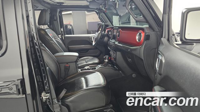 Jeep Wrangler 2020 — photo 16