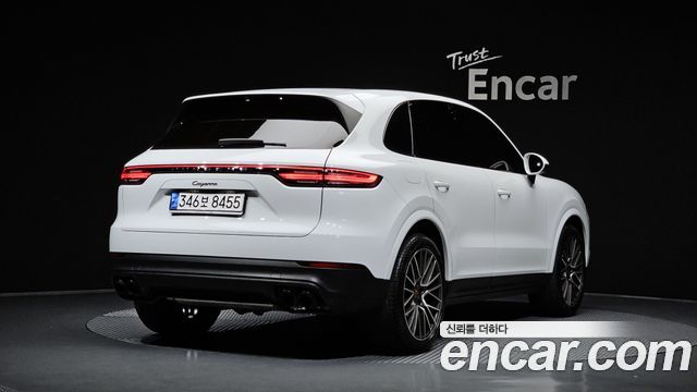 Porsche Cayenne 2021 — photo 2