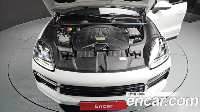 Porsche Cayenne 2021 — photo 6