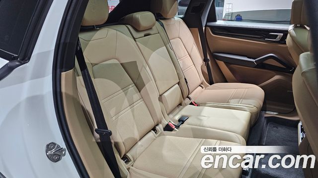Porsche Cayenne 2021 — photo 17