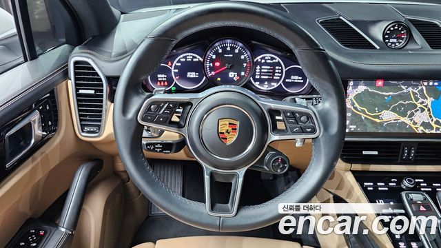 Porsche Cayenne 2021 — photo 19