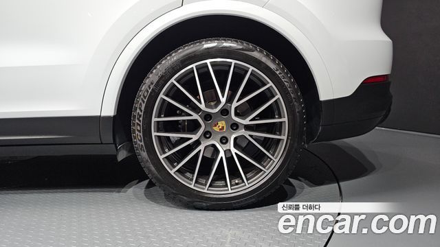 Porsche Cayenne 2021 — photo 7