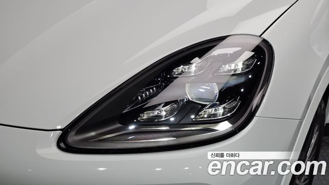Porsche Cayenne 2021 — photo 8