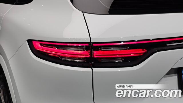 Porsche Cayenne 2021 — photo 9