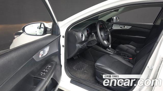 Kia K3 2022 — photo 10