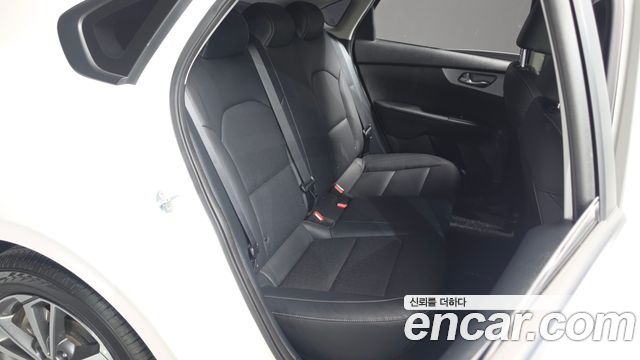 Kia K3 2022 — photo 11