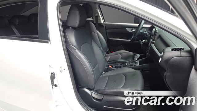 Kia K3 2022 — photo 12
