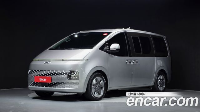 Hyundai Staria 2024 — photo 1
