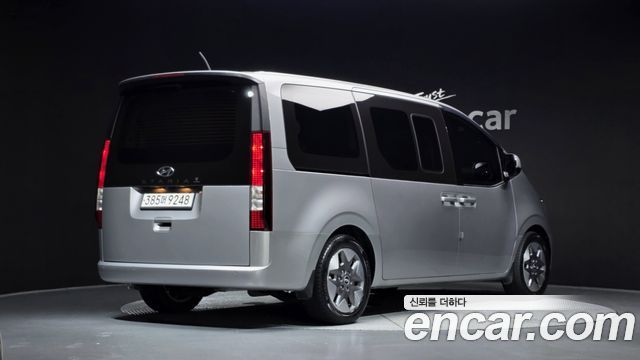 Hyundai Staria 2024 — photo 2