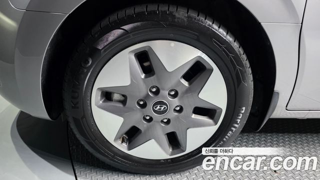Hyundai Staria 2024 — photo 5