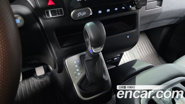 Hyundai Staria 2024 — photo 12