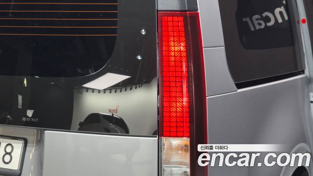 Hyundai Staria 2024 — photo 9