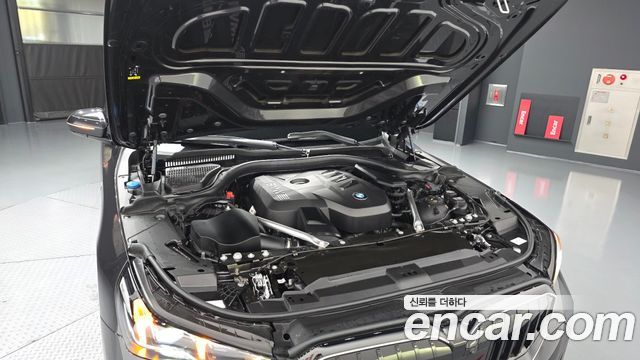 BMW 5-Series 2025 — photo 6
