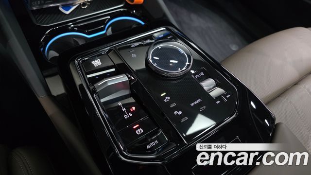 BMW 5-Series 2025 — photo 12