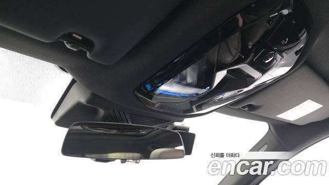 BMW 5-Series 2025 — photo 24