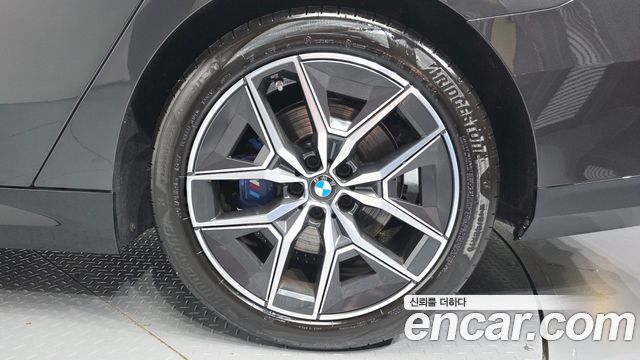 BMW 5-Series 2025 — photo 7