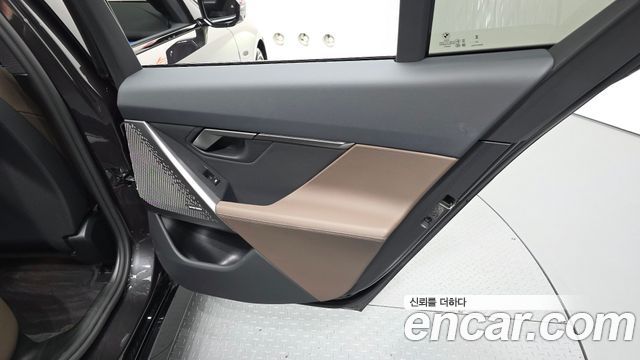 BMW 5-Series 2025 — photo 15