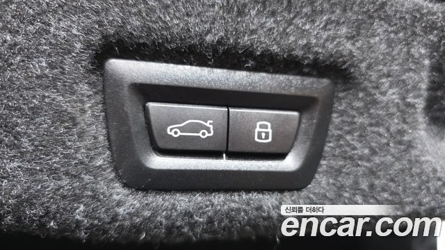 BMW 5-Series 2025 — photo 31