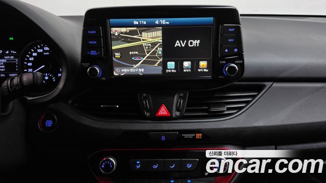 Hyundai i30 2017 — photo 20