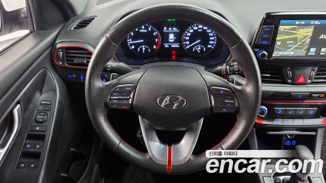 Hyundai i30 2017 — photo 21