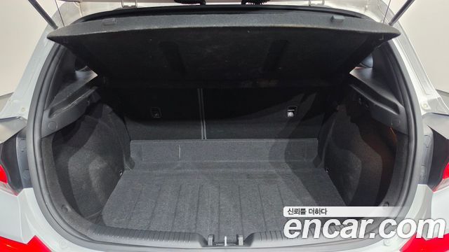 Hyundai i30 2017 — photo 24