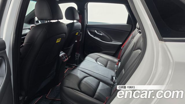 Hyundai i30 2017 — photo 25