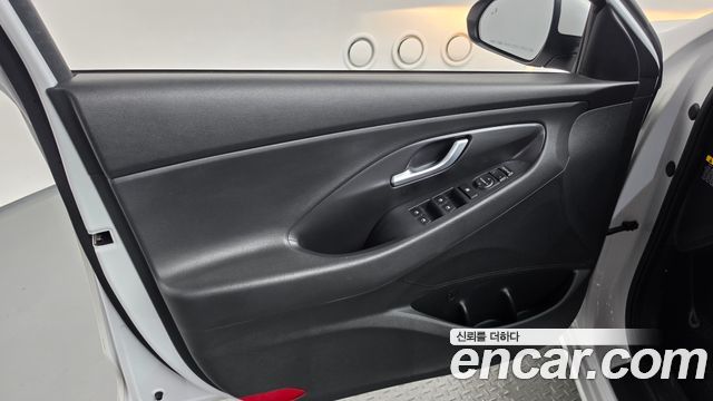 Hyundai i30 2017 — photo 14