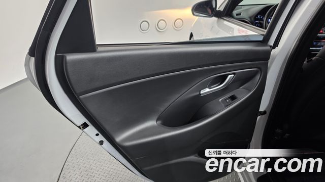 Hyundai i30 2017 — photo 15