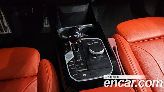 BMW 1-Series 2022 — photo 12