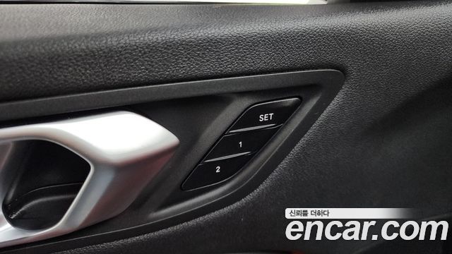 BMW 1-Series 2022 — photo 24