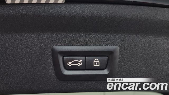 BMW 1-Series 2022 — photo 25