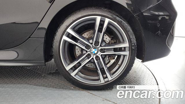 BMW 1-Series 2022 — photo 7