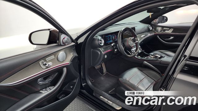 Mercedes-Benz E-Class 2018 — photo 13