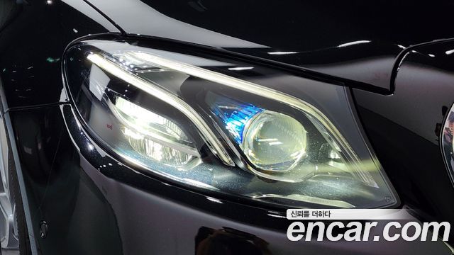Mercedes-Benz E-Class 2018 — photo 8