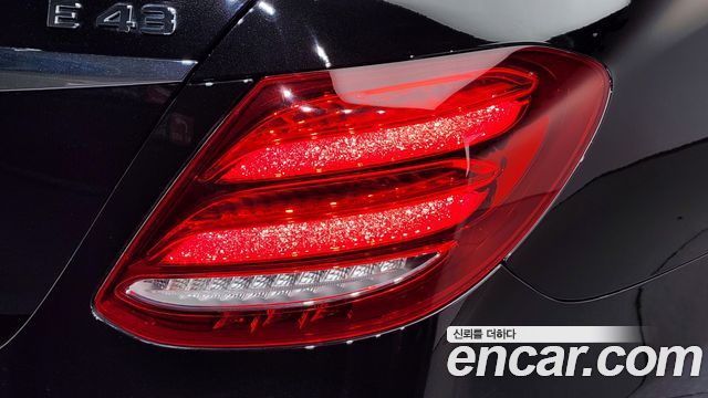 Mercedes-Benz E-Class 2018 — photo 9