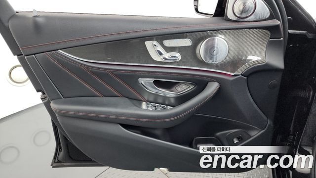 Mercedes-Benz E-Class 2018 — photo 14