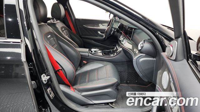 Mercedes-Benz E-Class 2018 — photo 16