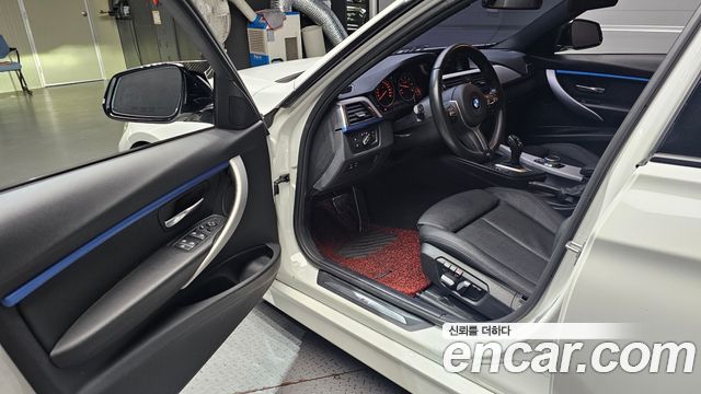 BMW 3-Series 2017 — photo 13